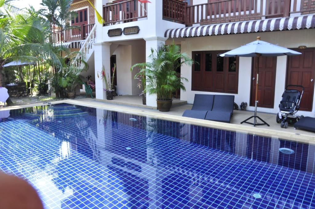 Baan Chayna Hotel Bang Tao Beach  Buitenkant foto